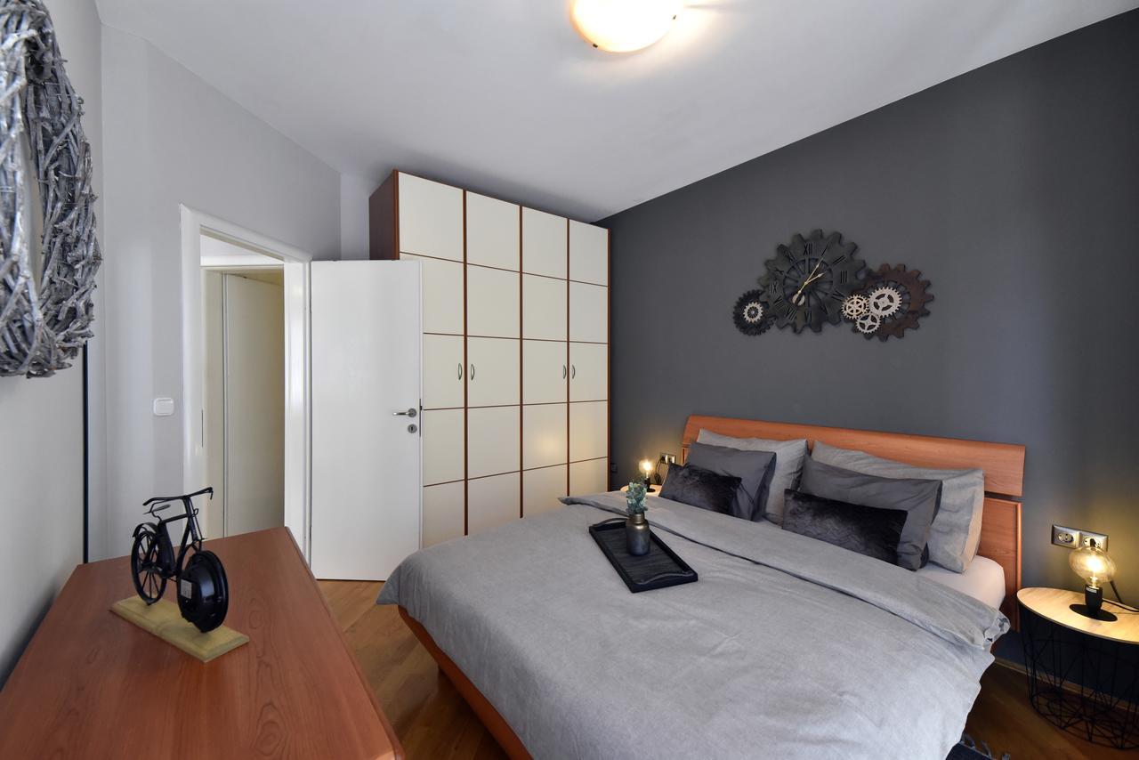 Old Clock Apartment Zagreb Luaran gambar