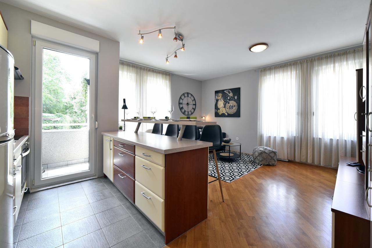 Old Clock Apartment Zagreb Luaran gambar