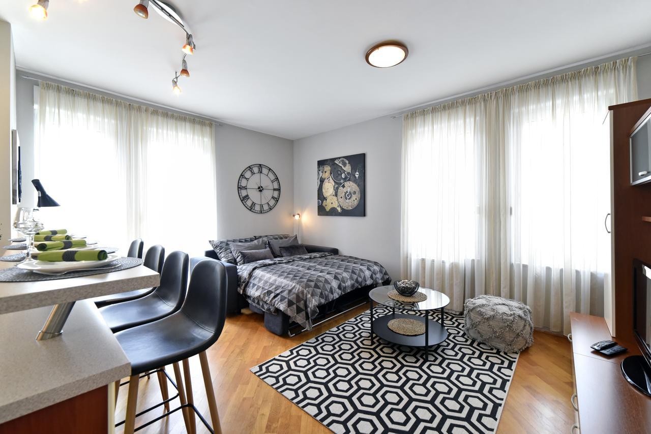 Old Clock Apartment Zagreb Luaran gambar